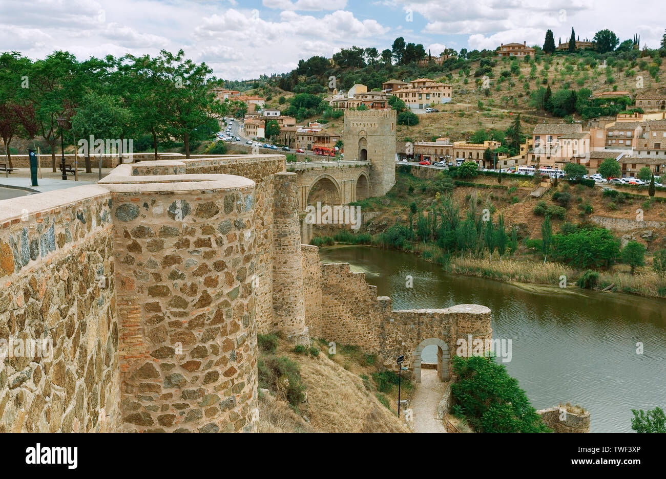 Schöne römische Brücke in Toledo Stockfoto