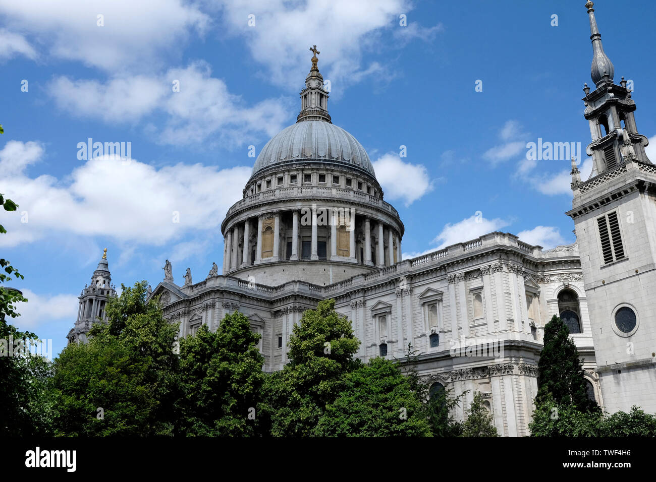 Einen allgemeinen Blick auf die St. Paul's Cathedral in London, Großbritannien Stockfoto