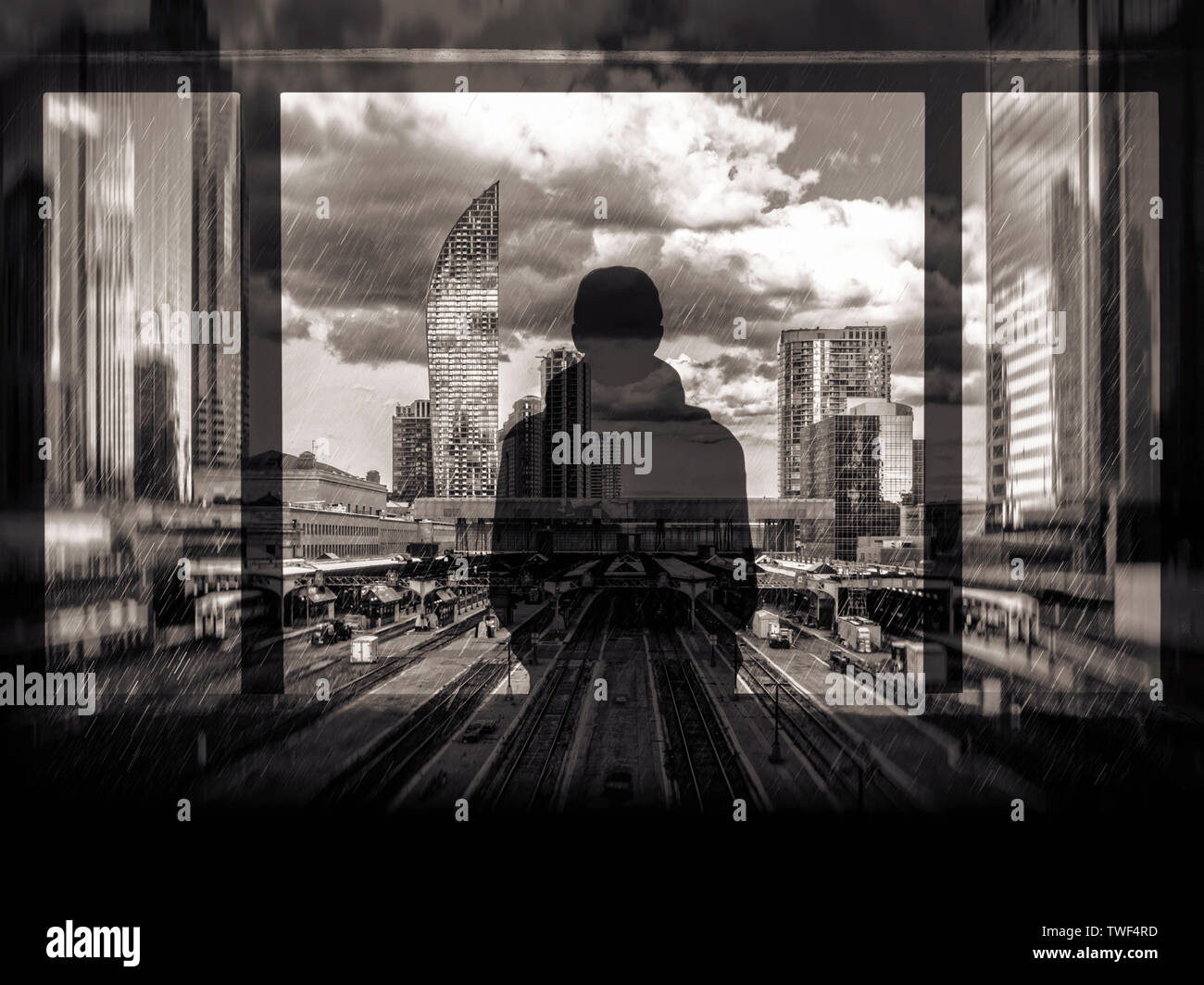 Doppelklicken Exposition Abbildung einer Person, die in einem Kopfbahnhof und die Skyline der Stadt im Regen auf der Suche Stockfoto