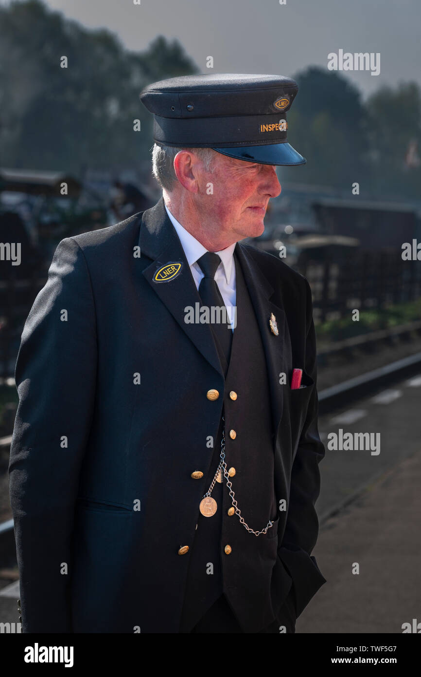 Der Inspektor auf die Great Central Railway. Stockfoto