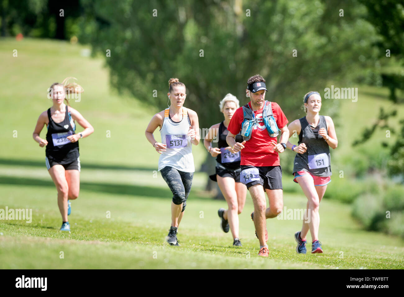 Läufer an Chris Evan's Run Fest laufen bei Bowood Haus in der Nähe von Chippenham GROSSBRITANNIEN Stockfoto