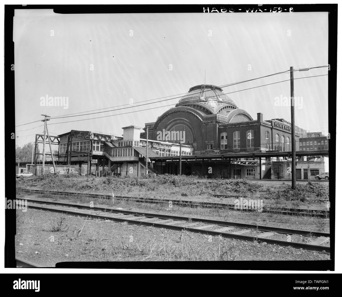 Plattform, die BAHNHOFSHALLE und die Station auf der Suche nach Westen, Nordwesten - Union Passagier Bahnhofshalle, 1713 Pacific Avenue, Tacoma Pierce County, WA Stockfoto