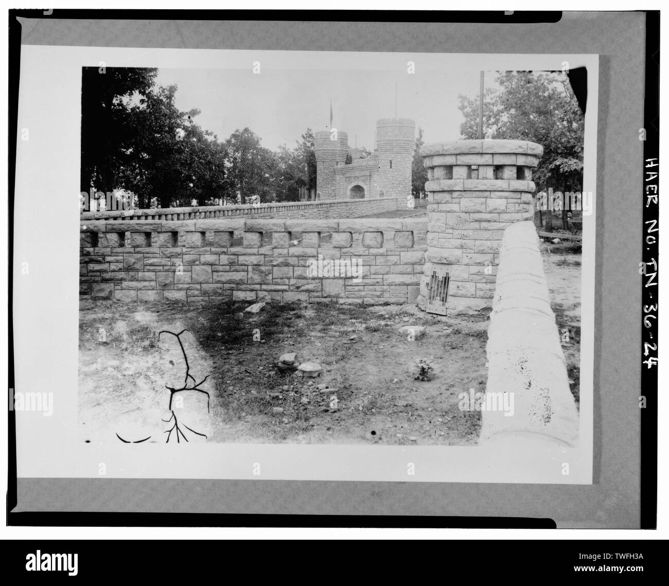 POINT PARK, EINGANG Tor und Mauer. - Chattanooga National Military Park Tour Straßen, Chattanooga, Hamilton County, TN; US-Krieg; National Park Service; Davis, Tim, Historiker; Brooks, Peter, Feld team Projektleiter; Croteau, Todd, Projektleiter; Junge, Kelly, Sender Stockfoto