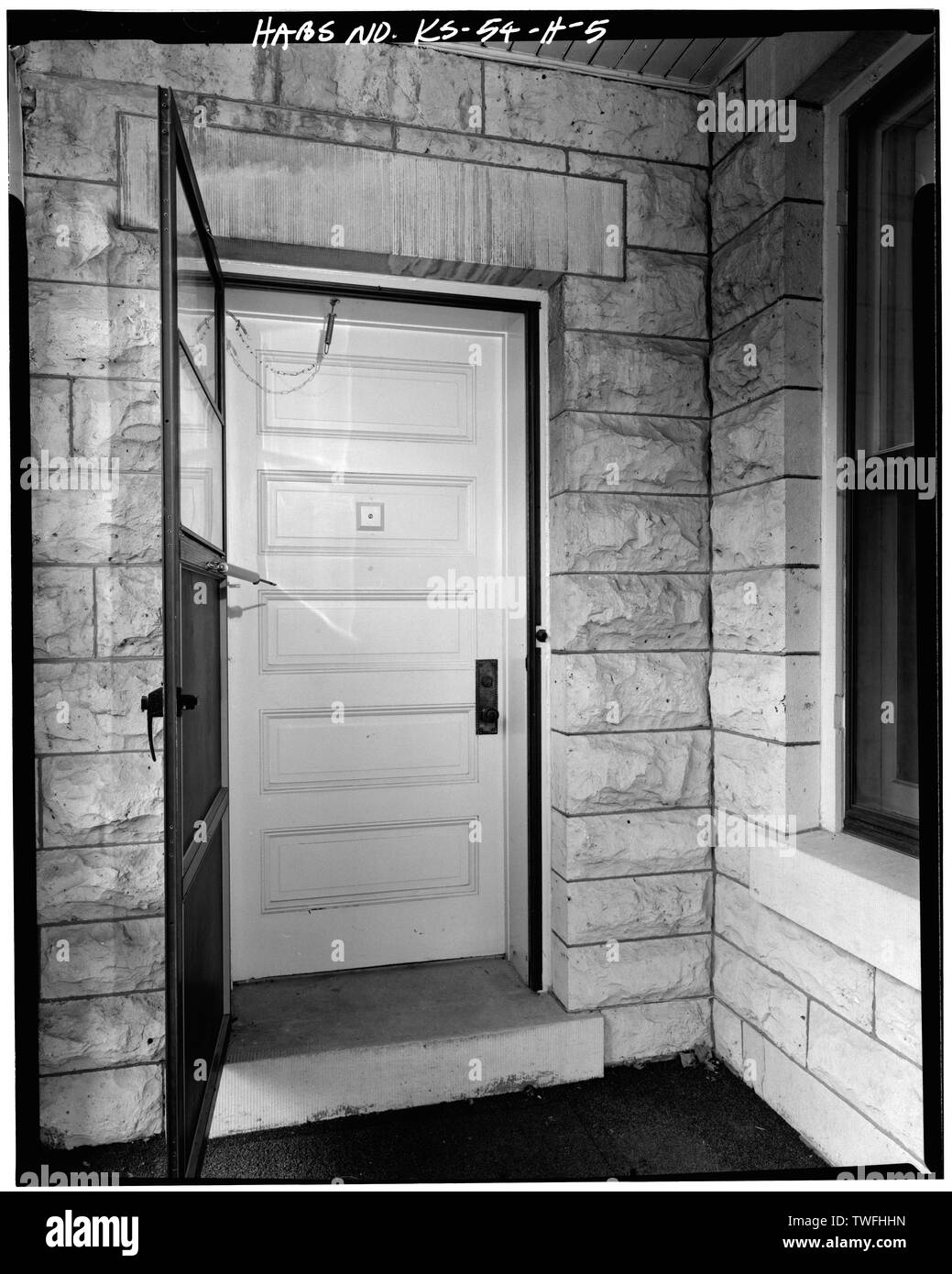 Veranda DETAIL, TÜR, Blick nach Norden. - Fort Riley, Gebäude Nr. 4, 4 Barry Avenue, Riley, Riley County, KS; Goding, William; Teich, George; Williamson; Crawford, Catherine, Feld team; Glas, James A, Projektleiter; Crawford, Katharina, Sender; Whye, Mike, Fotograf; Rodriguez, Joseph, Historiker Stockfoto