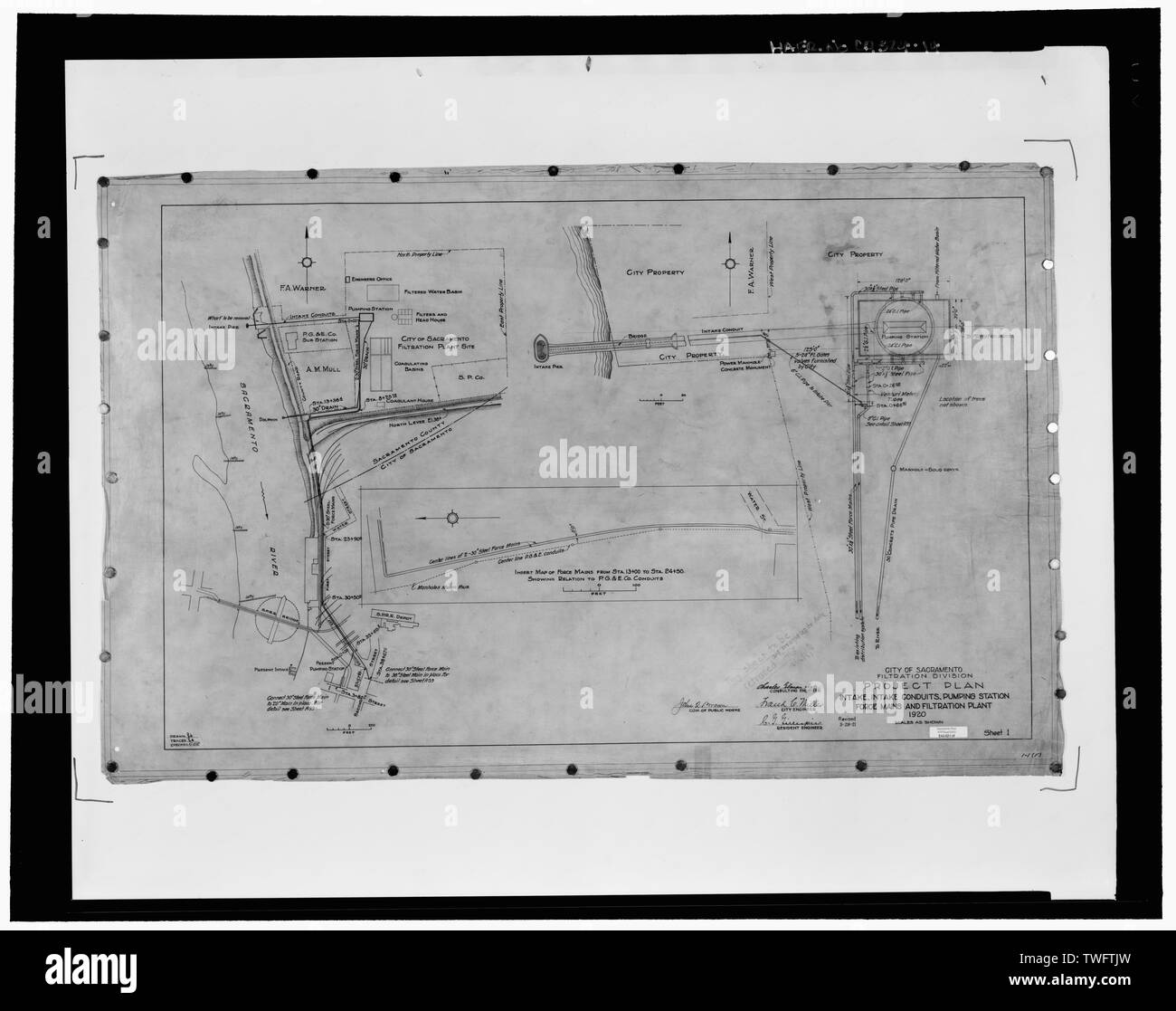 Projektplan, Ansaug- pier, ROH WASSERLEITUNGEN, PUMPSTATION DRUCKLEITUNGEN BEHANDELT, Wasserleitungen und Filtration Pflanze, Blatt 1 von 117, 1920. - Sacramento River Wasseraufbereitungsanlage Einlaß Pier und Access Bridge, Spanning Sacramento River etwa 175 Meter westlich der östlichen Deich auf dem Fluss; rund 0,5 Meilen flussabwärts von Zusammenfluss von Sacramento und American Rivers, Sacramento, Sacramento County, CA Stockfoto