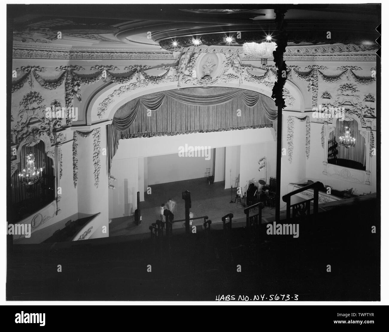 PROSCENIUM und Boxen - Folies Bergere Theatre, 210 West 45 Sixth Street, New York, New York County, NY Stockfoto