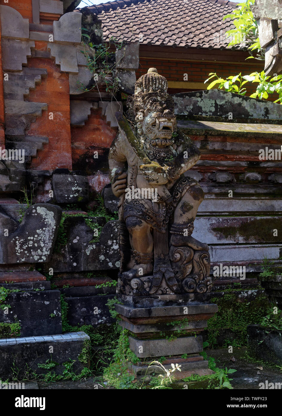 Bedogol, die Balinesische gate guardian Statue auf Wohnungen in Ubud, Bali, Indonesien Stockfoto