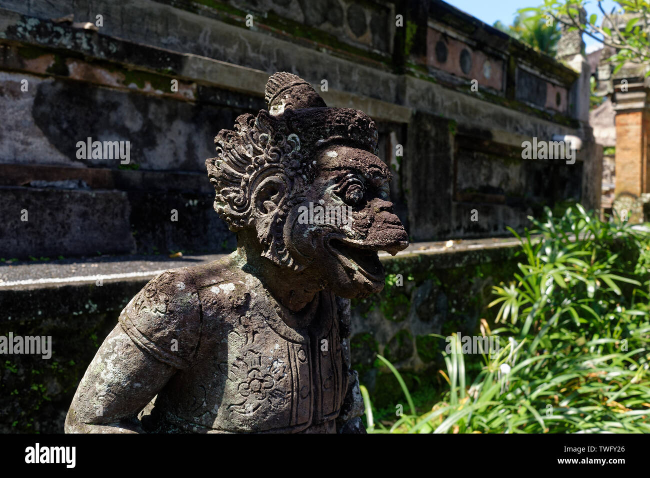 Bedogol, die Balinesische gate guardian Statue auf Wohnungen in Ubud, Bali, Indonesien Stockfoto