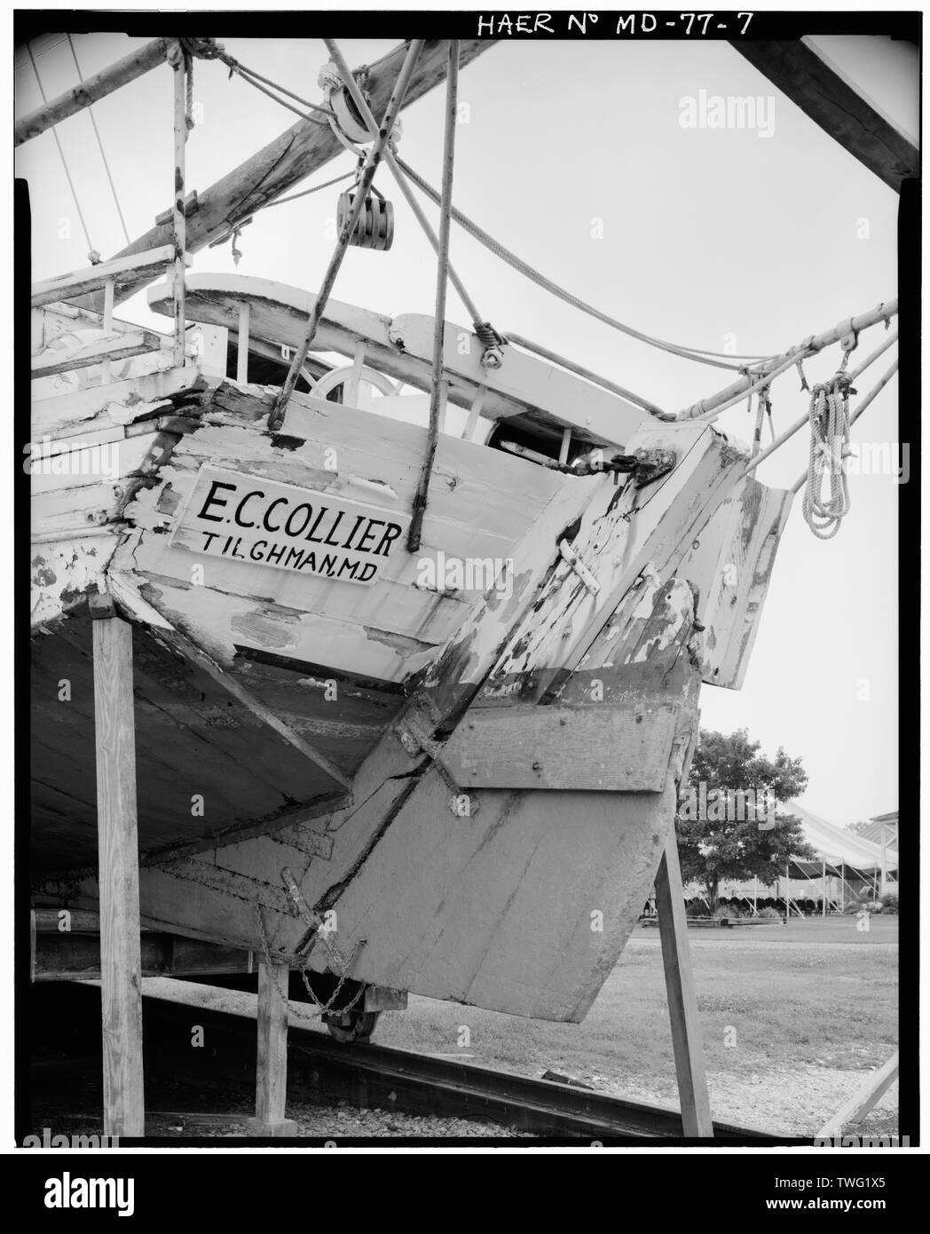 Anschlussseite der Ruder und Heckspiegel. - Two-Sail Bateau E.C. COLLIER, Chesapeake Bay Maritime Museum, Mühlen, Saint Michaels, Talbot County, MD Stockfoto