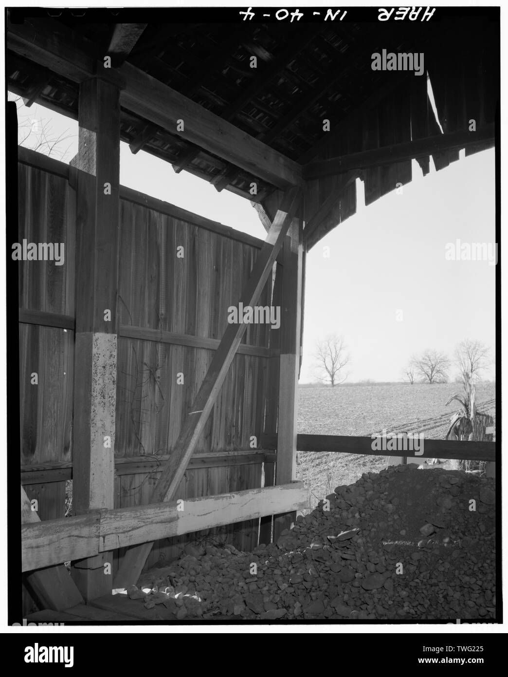 Portal Eingang Aussteifung details. - Leatherwood Station Covered Bridge, Spanning Leatherwood Creek (zu Billie Creek Village bewegt), Montezuma, Parke County, IN; Britton, Joseph Albert Stockfoto