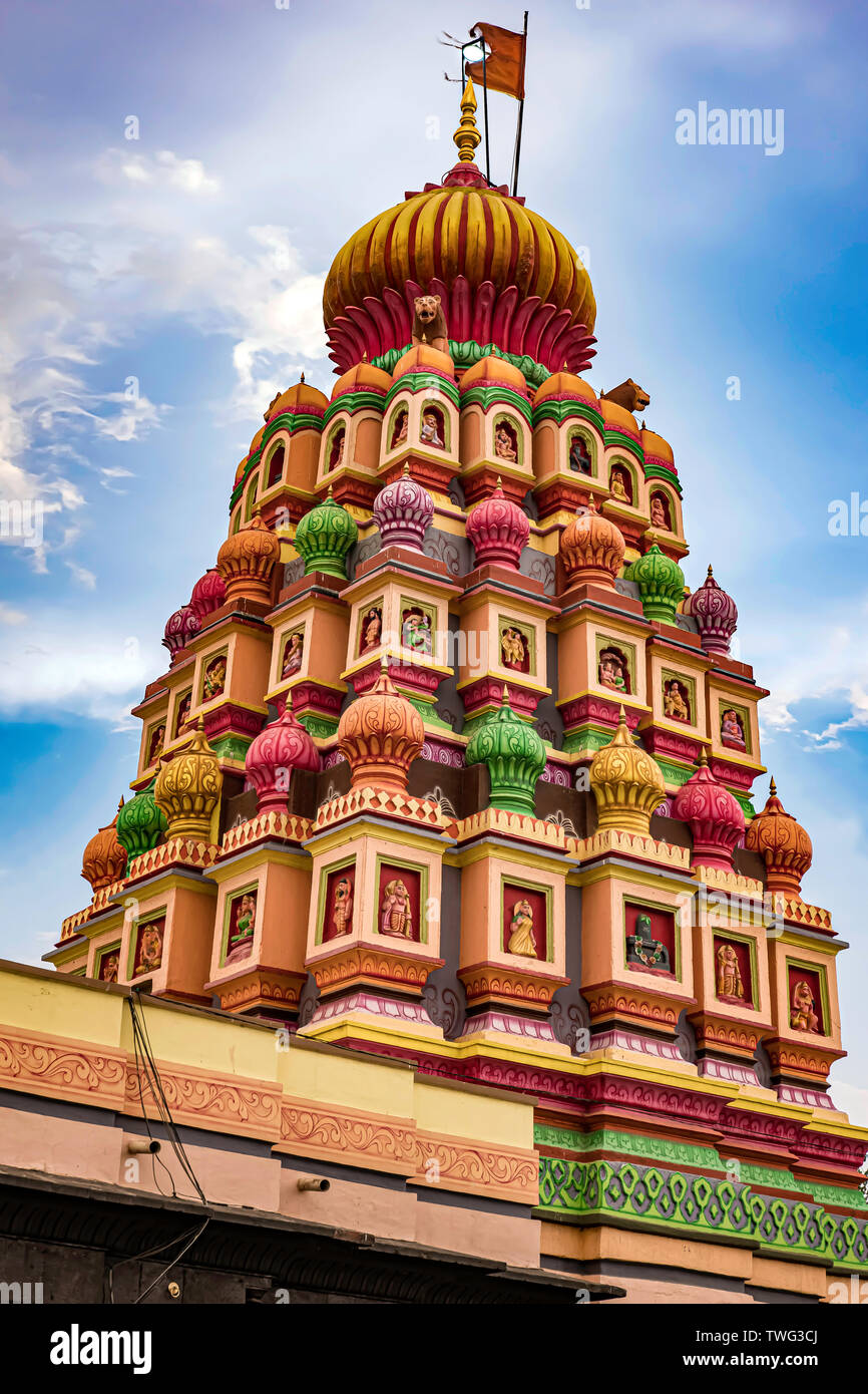 Bunte Hindu Tempel in Wagholi, Pune, Indien. Stockfoto