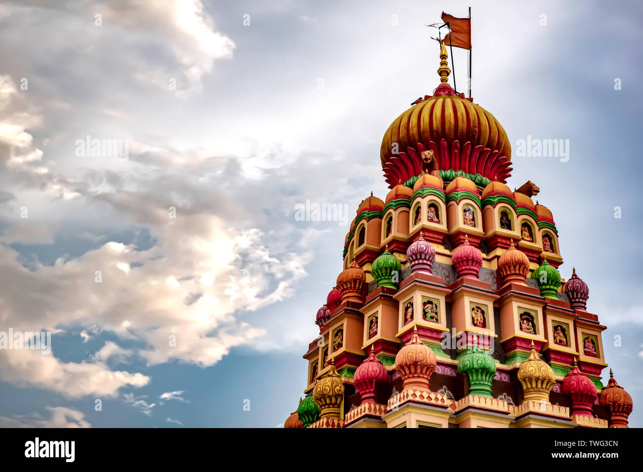 Bunte Hindu Tempel in Wagholi, Pune, Indien. Stockfoto
