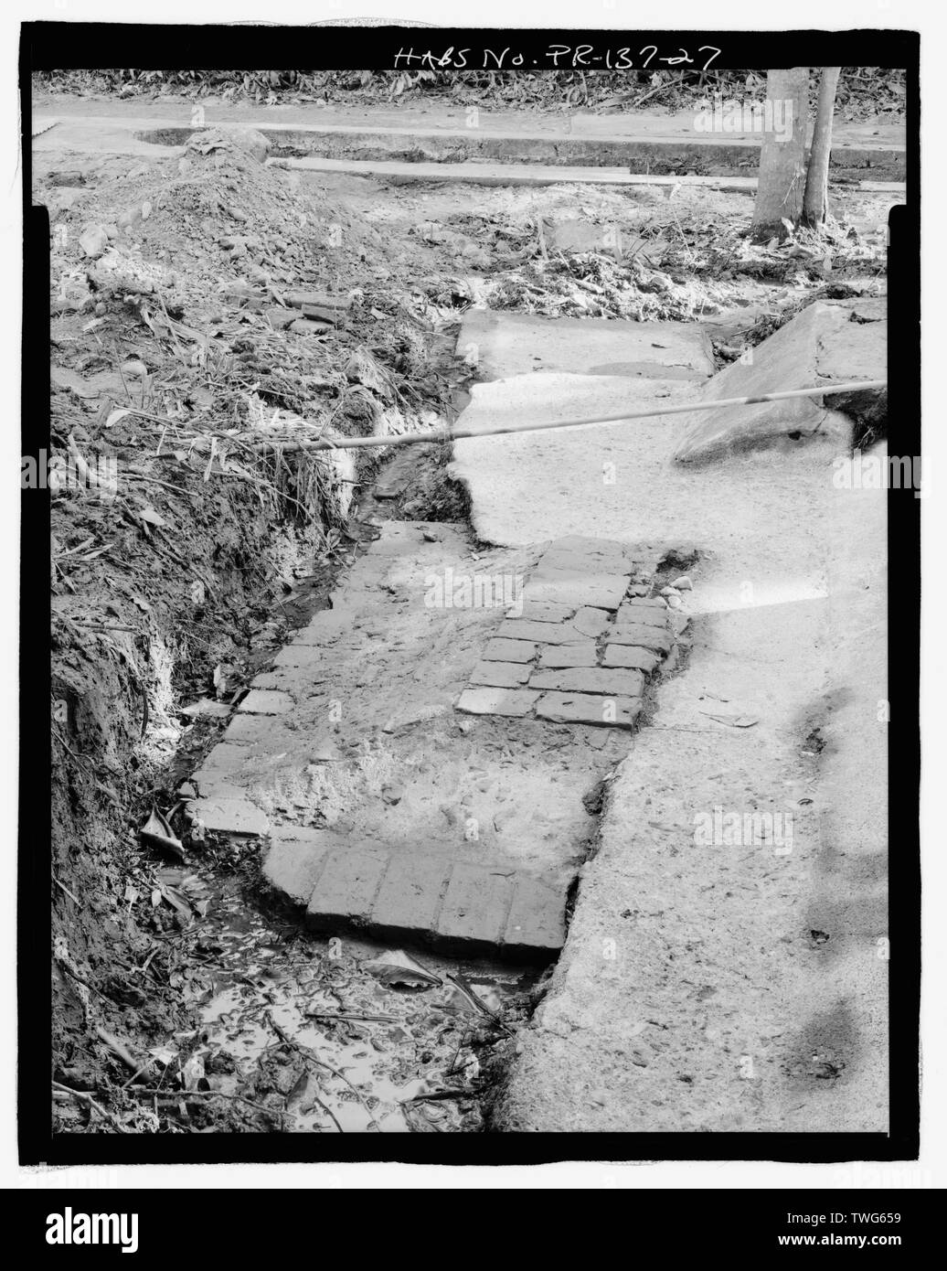 - Quintana Thermalbäder, östlich von der Autobahn 503, Guaraguao, Ponce Municipio, PR; Puerto Rico, Abteilung für natürliche Ressourcen; John milner Associates, Inc., Auftragnehmer; Calloway, Deborah, Sender; Cawood, Louise Taft, Fotograf; Jacobs, Kenneth, Historiker Stockfoto