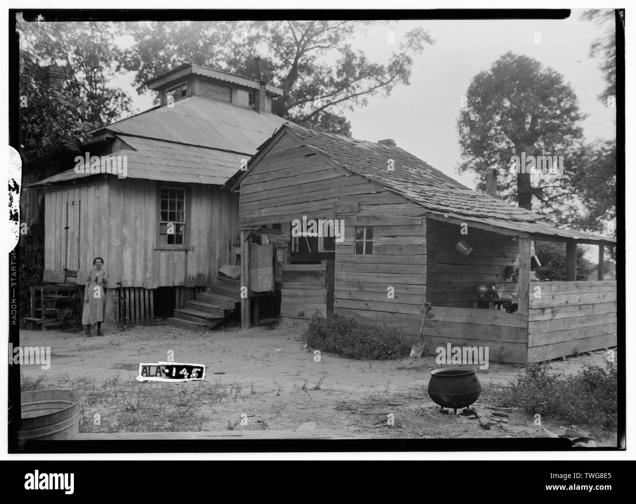 Historischer amerikanischer Gebäude Umfrage Alex Bush, Fotograf, Juni 14, 1935, HINTEN (Norden) und EAST SIDE, ALTEN BRUNNEN UND MILCH HAUS AUF DER RECHTEN SEITE - Pearson House, County Road 6, Marengo, Marengo County, AL Stockfoto