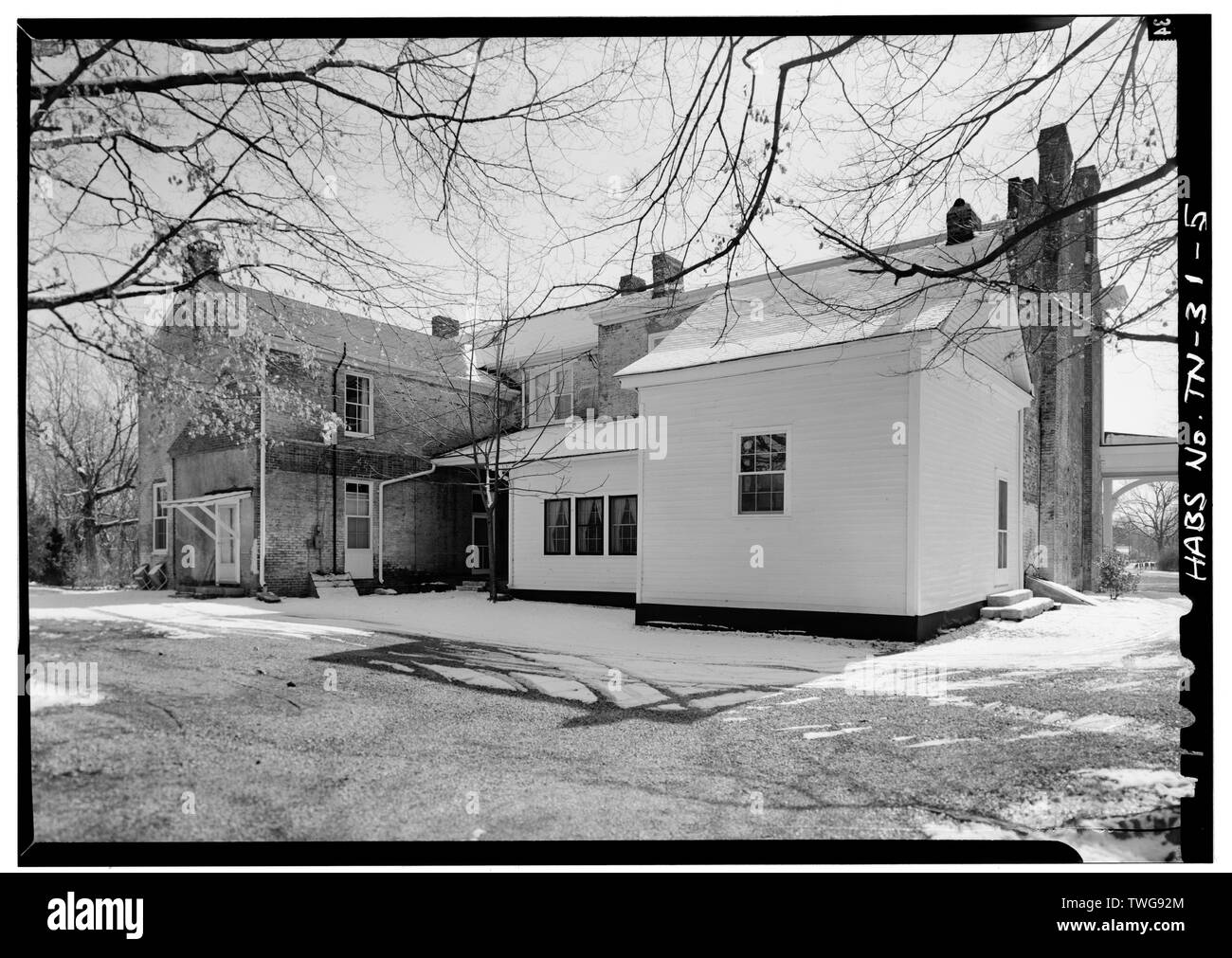 Hinten (Norden) ERHÖHUNGEN DER ZIEGEL UND RAHMEN ERGÄNZUNGEN, FORM NORDWESTEN - Oaklands,Maney Avenue, Murfreesboro, Rutherford County, TN Stockfoto