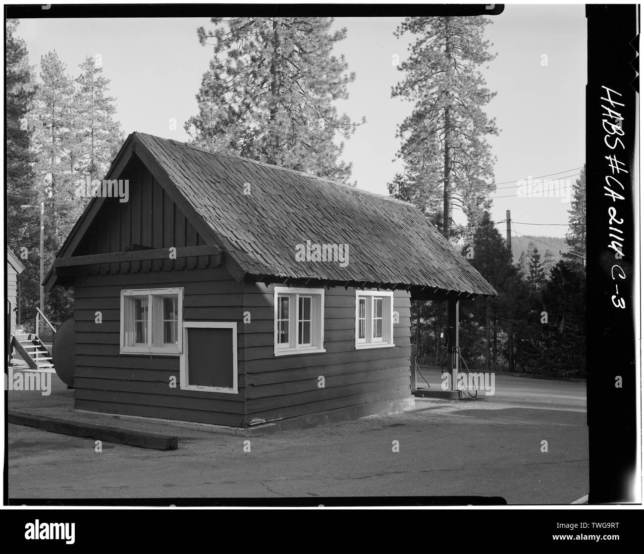 Hintere und seitliche Ansicht - Lassen Volcanic National Park, Tankstelle, Mineral, Tehama County, CA Stockfoto