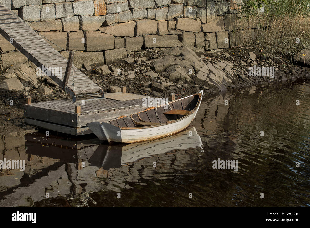 Dies ist eine öffentliche Bootsanleger Bereich für 48 Anhänger. Es wird betrieben und durch die Commonwealth von Massachusetts. Ihr Boot Sprung ins Wasser zu wagen. Stockfoto