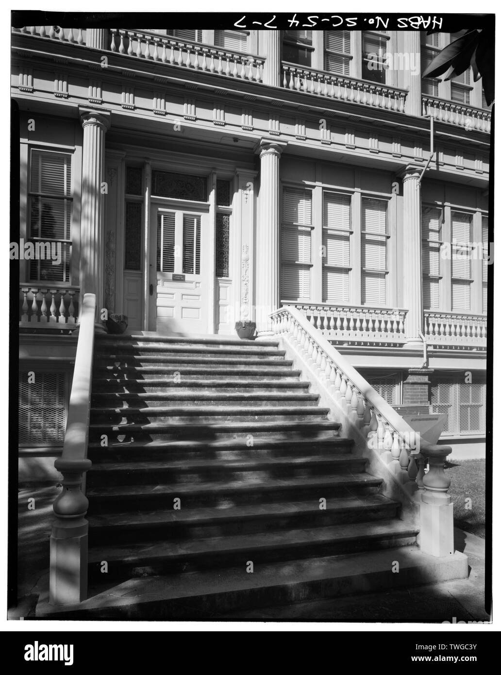 Hinteren einstieg, Süden (hinten) Höhenlage - Francis Silas Rogers Mansion, 147-149 Wentworth Street, Charleston, Charleston County, SC Stockfoto