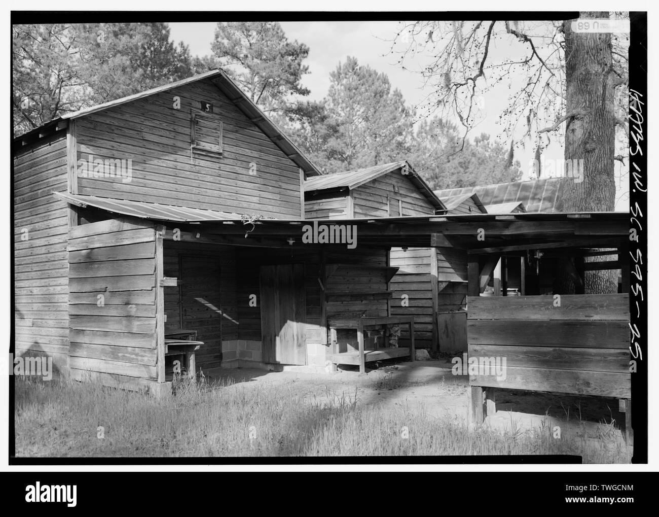 Hintere VON GEBÄUDEN-3, -4 und -5-indischen Felder methodistischen Campground, SC Route 73, 0,7 Kilometer vom SC Route 15, Saint George, Dorchester County, SC Stockfoto