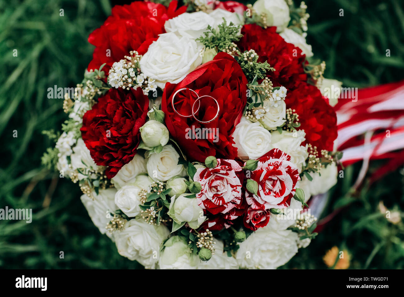 Ehering In Rose Stockfotos Und Bilder Kaufen Alamy