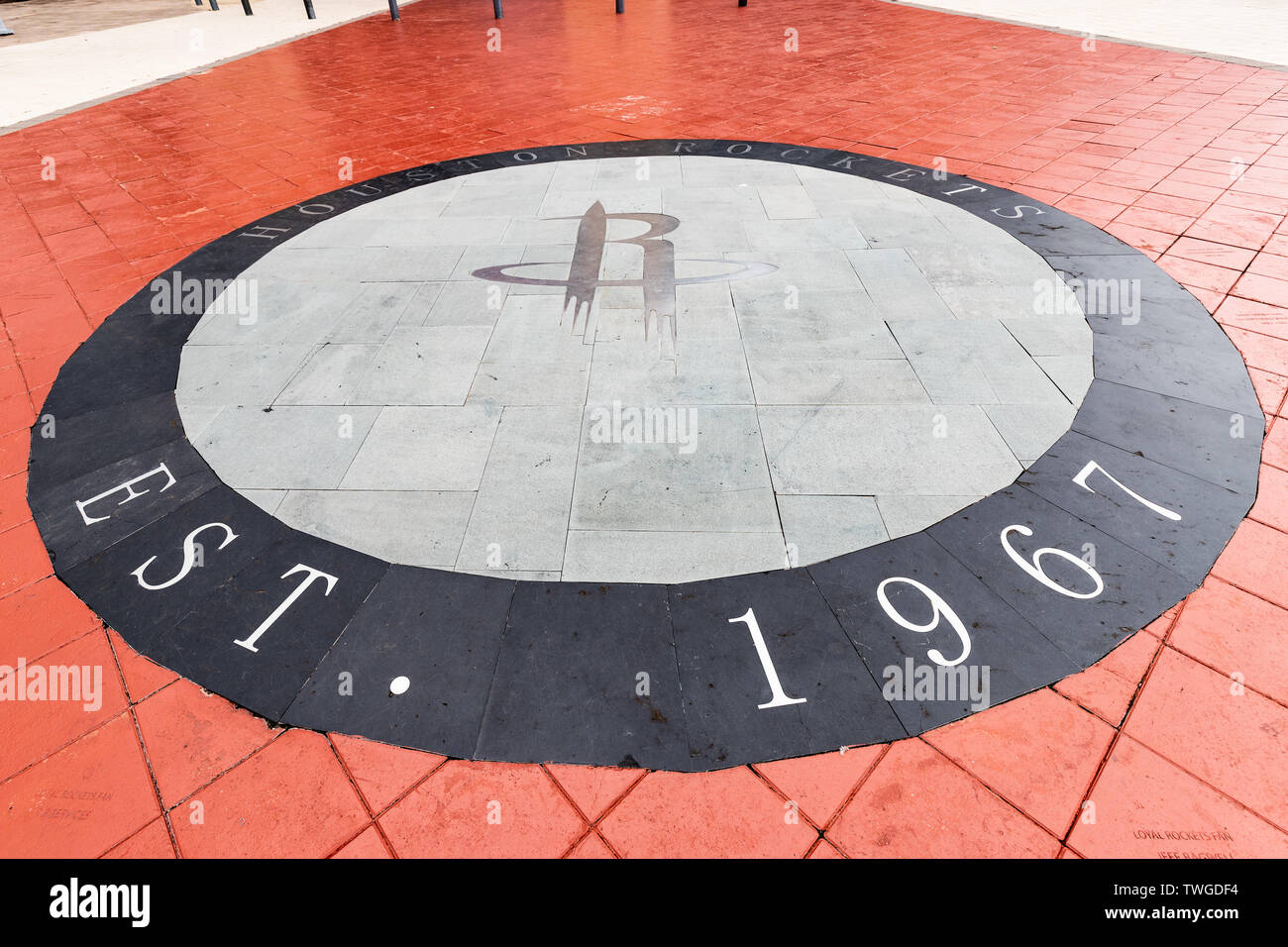 Houston Rockets in der NBA Logo ist in Backstein außerhalb des Stadions. Stockfoto