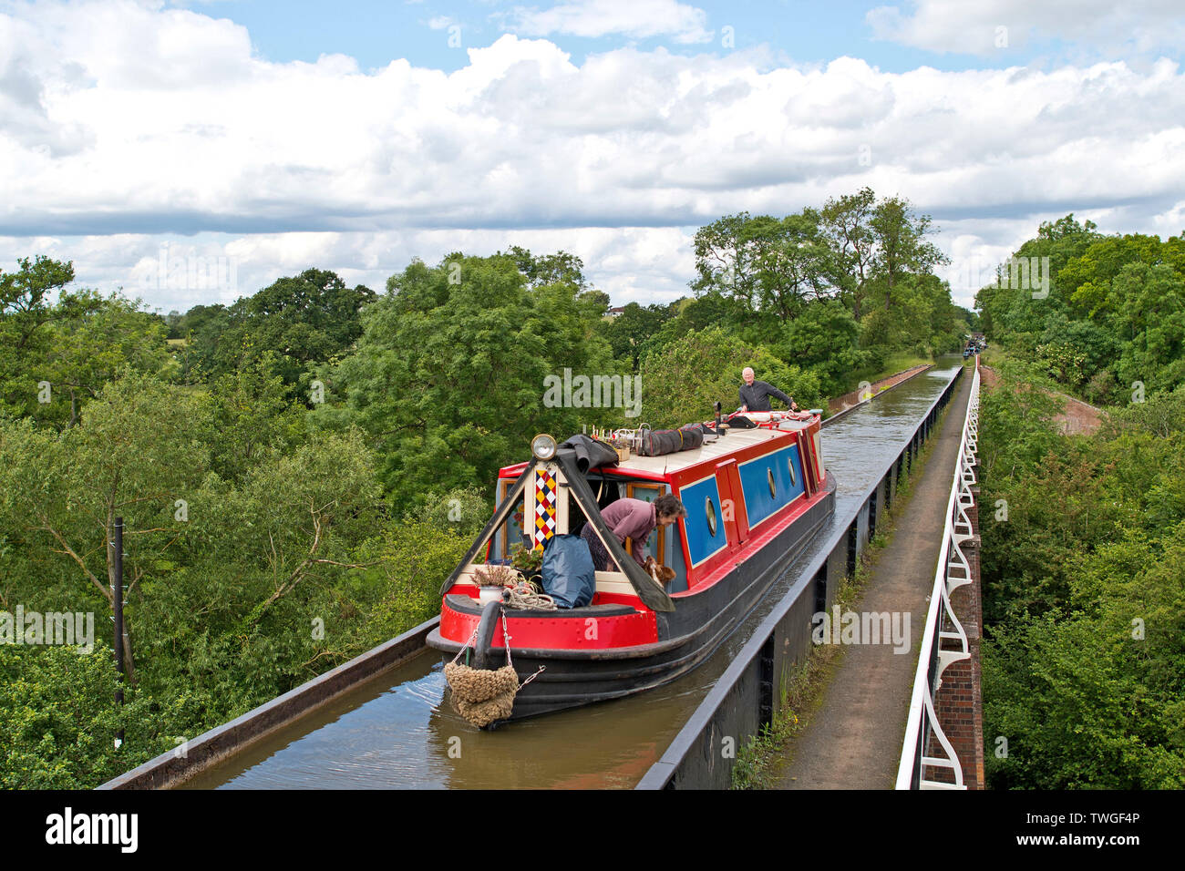 Urlauber auf einem 15-04 Die edstone Aquädukt Kreuz während einer warmen und angenehmen Tag in Warwickshire, Großbritannien. 20. Juni 2019. Stockfoto