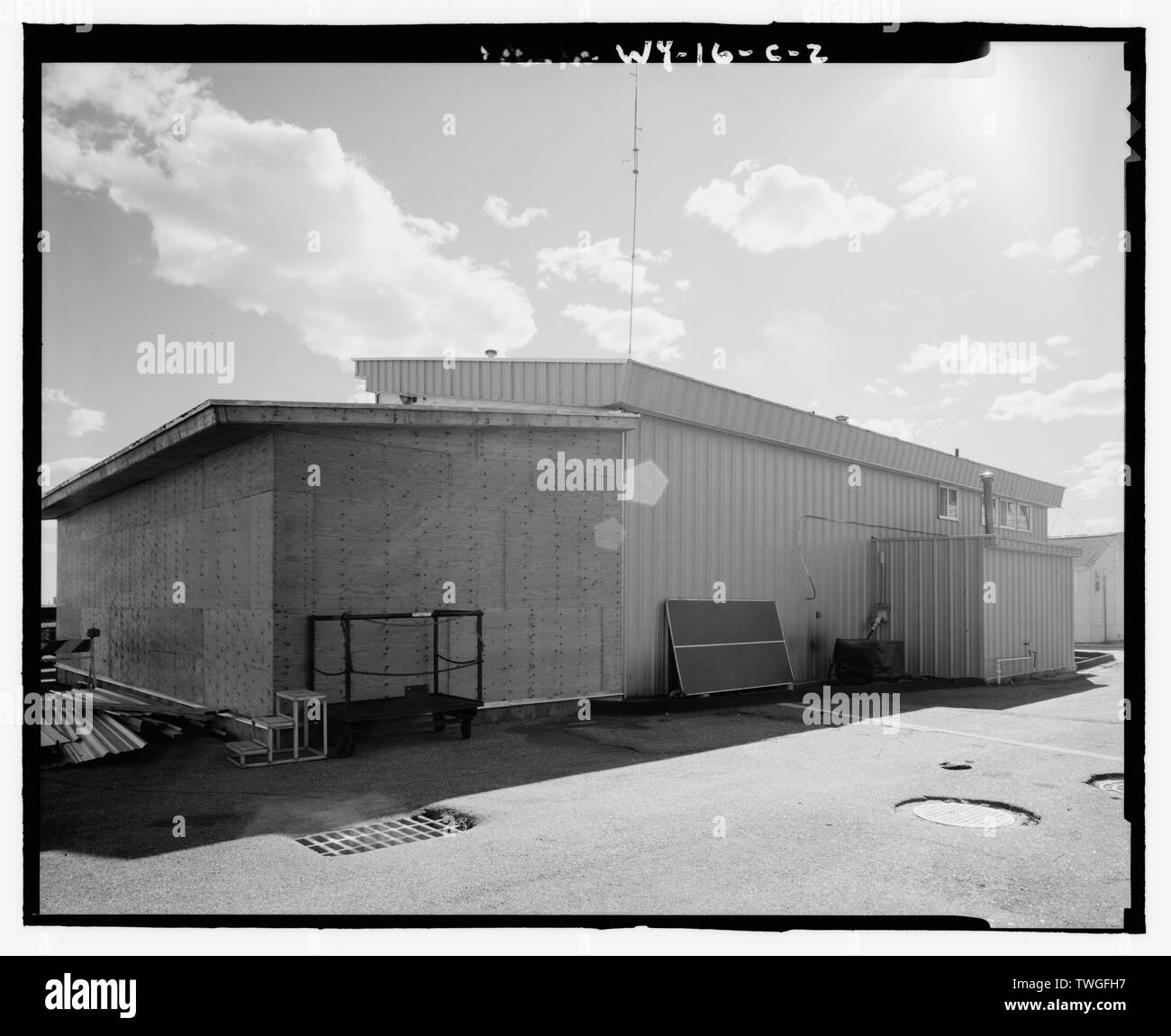 Ansicht der Rückseite des NASE HANGAR - Wyoming Air National Guard Base, Nase Hangar, Cheyenne Airport, Cheyenne, Laramie County, WY; Collier, Richard, Fotograf Stockfoto