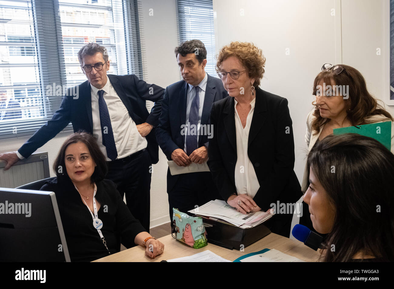 Während der Begehung, Muriel Pénicaud, Ministerin für Arbeit, traf sich mit den Mitarbeitern der Beschäftigung pole Agentur und Arbeitsuchende Stockfoto