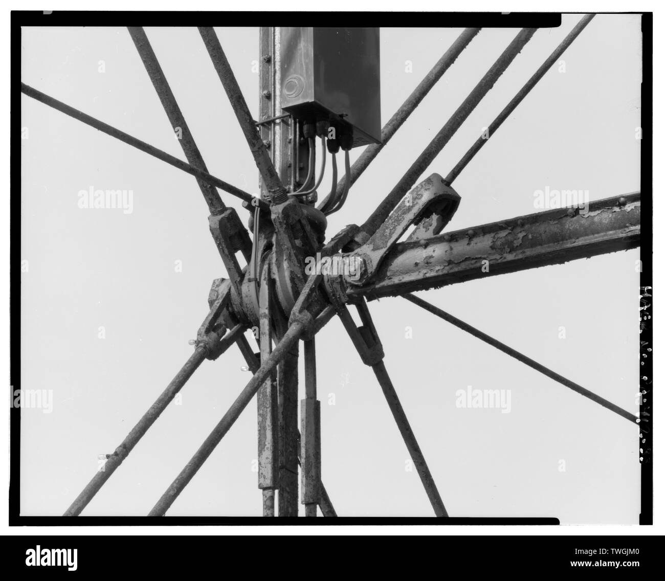 Vertreter DETAIL DER TRUSS Anschluss M4, SPAN 12, Blick nach Norden. - Walnut Street Bridge, Spanning Susquehanna River bei der Walnut Street (State Route 3034), Harrisburg, Dauphin County, PA; Lucius, Albert; Phoenix Brücke Unternehmen; Dekan und Westbrook Brücke Unternehmen; Phoenix Iron Works; der Menschen Bridge Company; Wallower, Elias Zollinger; Reilly, John B; Dekan, C W; Westbrook, John A; Harrisburg und Mechanicsville Electric Railway Company; Smith, John C; Louis Berger und Mitarbeiter, Auftragnehmer; John Bowie Mitarbeiter, Auftragnehmer; benutzte Hotopp, John A, Projektleiter; Grzybowski, Susan D, Projektleiter; Stockfoto