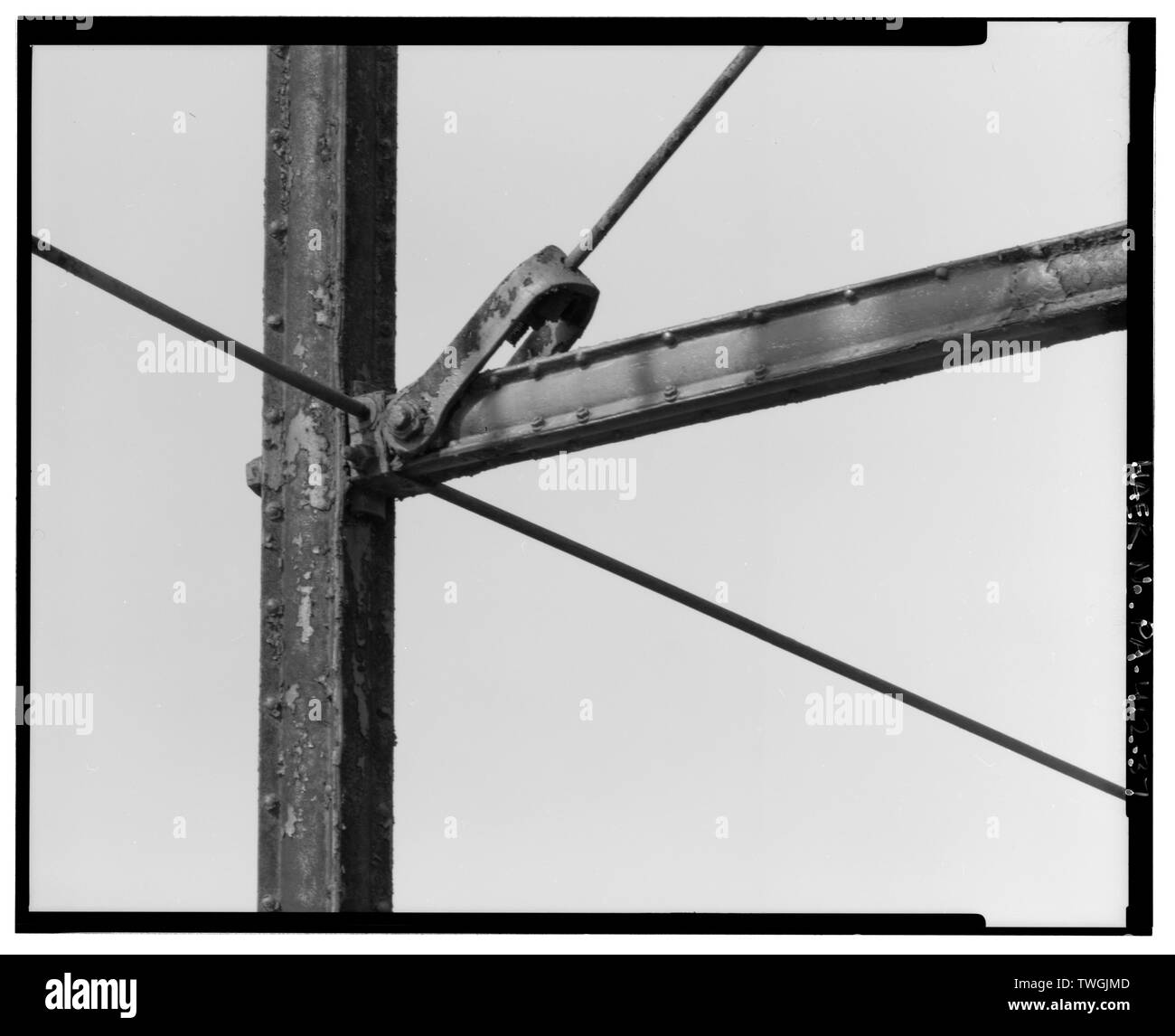 Vertreter DETAIL DER TRUSS Anschluss M5, SPAN 12, Blick nach Norden. - Walnut Street Bridge, Spanning Susquehanna River bei der Walnut Street (State Route 3034), Harrisburg, Dauphin County, PA; Lucius, Albert; Phoenix Brücke Unternehmen; Dekan und Westbrook Brücke Unternehmen; Phoenix Iron Works; der Menschen Bridge Company; Wallower, Elias Zollinger; Reilly, John B; Dekan, C W; Westbrook, John A; Harrisburg und Mechanicsville Electric Railway Company; Smith, John C; Louis Berger und Mitarbeiter, Auftragnehmer; John Bowie Mitarbeiter, Auftragnehmer; benutzte Hotopp, John A, Projektleiter; Grzybowski, Susan D, Projektleiter; Stockfoto