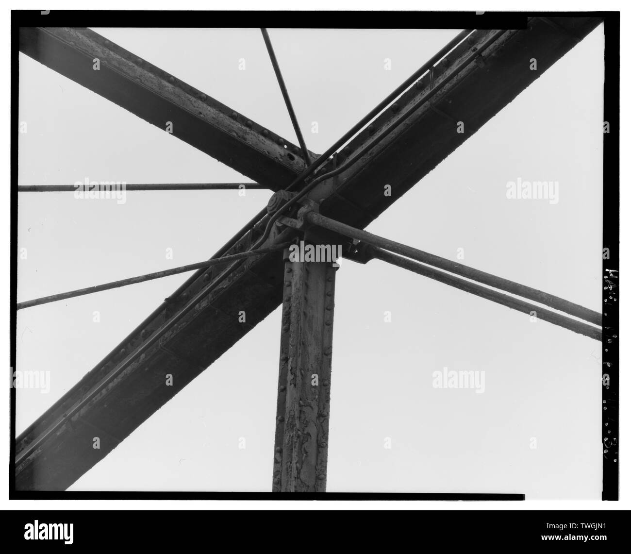 Vertreter DETAIL DER TRUSS ANSCHLUSS U 5, Spannweite 12, nach Osten. - Walnut Street Bridge, Spanning Susquehanna River bei der Walnut Street (State Route 3034), Harrisburg, Dauphin County, PA; Lucius, Albert; Phoenix Brücke Unternehmen; Dekan und Westbrook Brücke Unternehmen; Phoenix Iron Works; der Menschen Bridge Company; Wallower, Elias Zollinger; Reilly, John B; Dekan, C W; Westbrook, John A; Harrisburg und Mechanicsville Electric Railway Company; Smith, John C; Louis Berger und Mitarbeiter, Auftragnehmer; John Bowie Mitarbeiter, Auftragnehmer; benutzte Hotopp, John A, Projektleiter; Grzybowski, Susan D, Projektleiter; Stockfoto