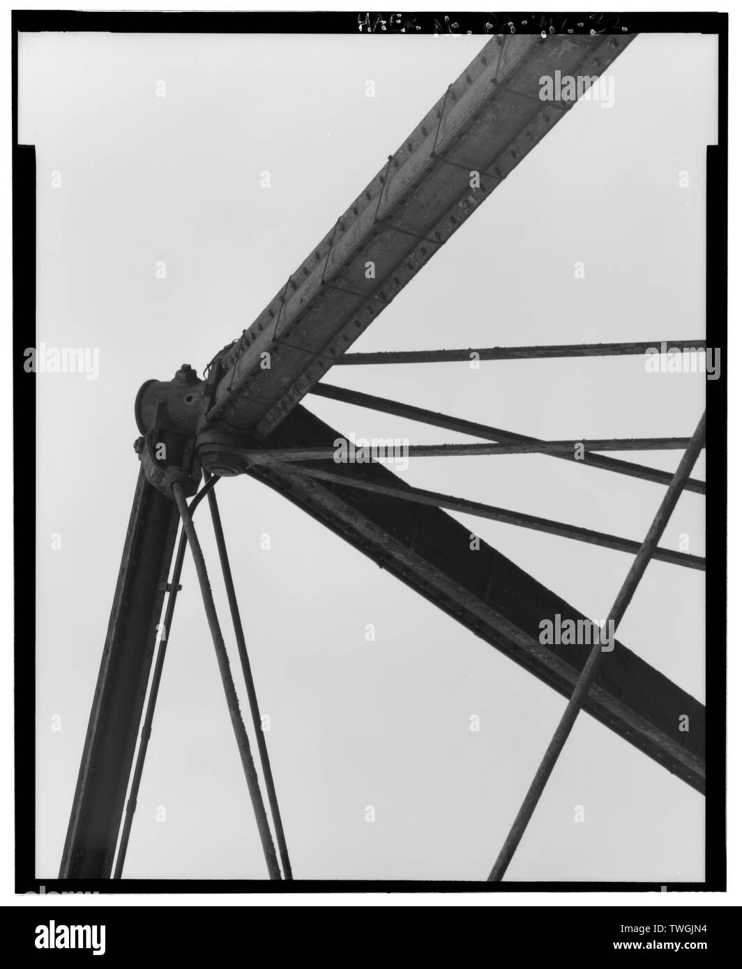 Vertreter DETAIL DER TRUSS VERBINDUNG, U1, 175', SPAN 12. Blick nach Osten. - Walnut Street Bridge, Spanning Susquehanna River bei der Walnut Street (State Route 3034), Harrisburg, Dauphin County, PA; Lucius, Albert; Phoenix Brücke Unternehmen; Dekan und Westbrook Brücke Unternehmen; Phoenix Iron Works; der Menschen Bridge Company; Wallower, Elias Zollinger; Reilly, John B; Dekan, C W; Westbrook, John A; Harrisburg und Mechanicsville Electric Railway Company; Smith, John C; Louis Berger und Mitarbeiter, Auftragnehmer; John Bowie Mitarbeiter, Auftragnehmer; benutzte Hotopp, John A, Projektleiter; Grzybowski, Susan D, Projekt-MA Stockfoto