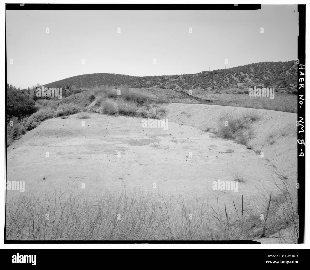 Behälter ABFLUSSKANAL - Zwei Meile Reservoir, Santa Fe River, Kreuzung von Canyon und Cerro Gordo Straßen, Santa Fe, Santa Fe, NM Stockfoto