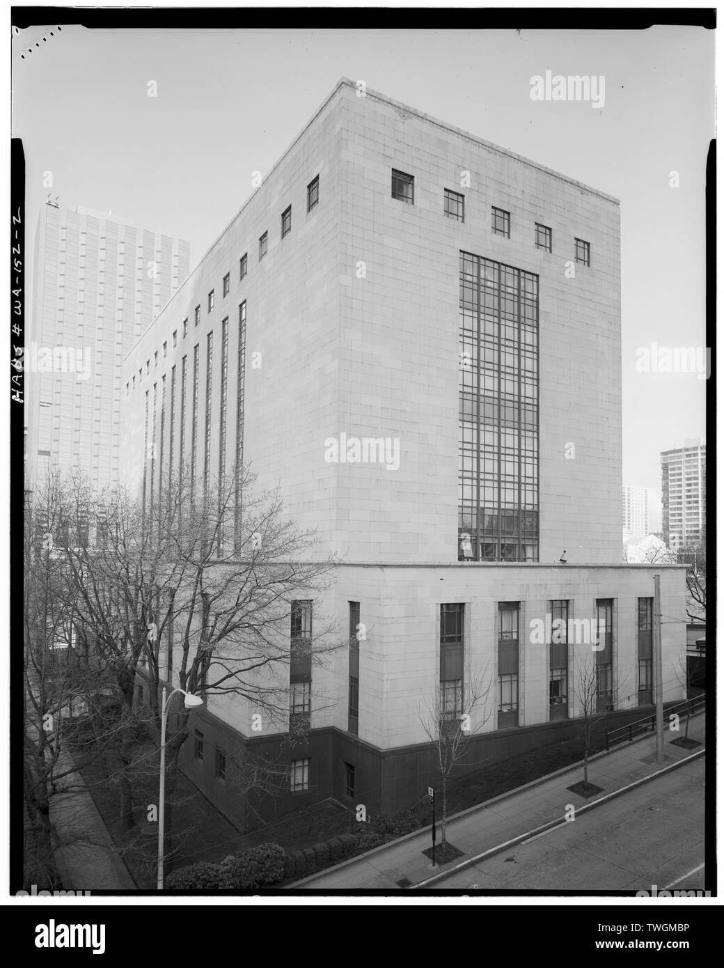 Rechts (Süden) GESICHT DER GERICHTSGEBÄUDE AUS FOTOGRAFIERT DACH VON COLLEGE CLUB GEBÄUDE - US Courthouse, 1010 Fifth Avenue, Seattle, King County, WA; Maul, David, Sender Stockfoto