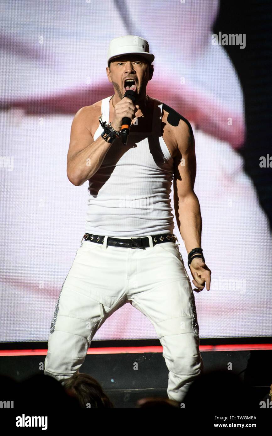 Juni 19, 2019, Toronto, Ontario, Kanada - American Boy band Neue Zicklein auf dem Block (auch initialisiert, NKOTB), erfolgt eine ausverkaufte Show im Scotiabank Arena in Toronto. Im Bild: Jonathan Knight,. JORDAN KNIGHT, JOEY MCINTYRE, Donnie Wahlberg, Danny Wood (Credit Bild: © Engel Marchini/ZUMA Draht) Stockfoto