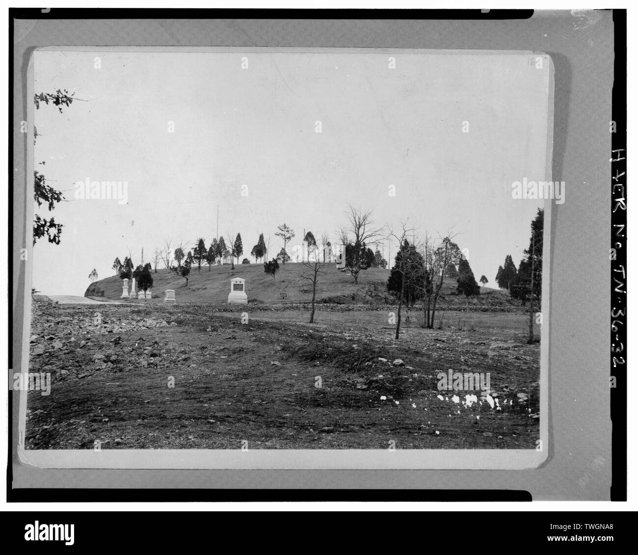 Mit Blick auf Strasse an der Orchard KNOPF RESERVIERUNG. - Chattanooga National Military Park Tour Straßen, Chattanooga, Hamilton County, TN; US-Krieg; National Park Service; Davis, Tim, Historiker; Brooks, Peter, Feld team Projektleiter; Croteau, Todd, Projektleiter; Junge, Kelly, Sender Stockfoto
