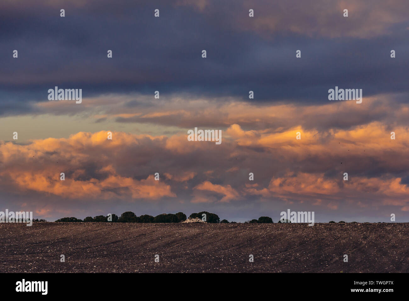 Sonnenuntergang in der Autonomen Gemeinschaft Kastilien und Leon in Spanien Stockfoto