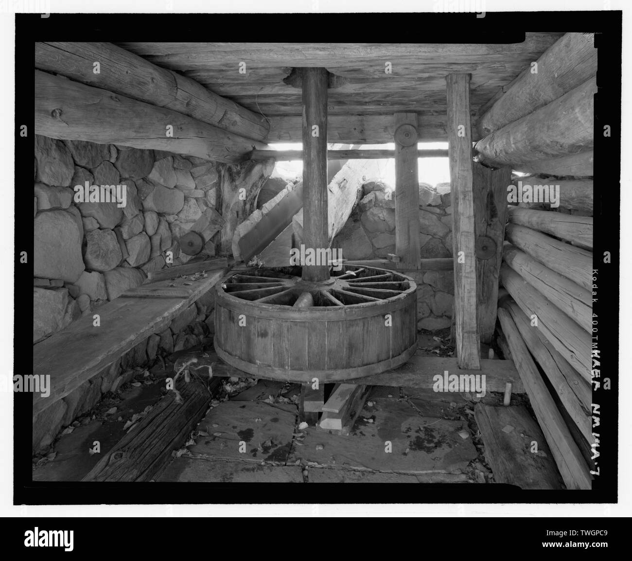 RODENZO - Horizontale Wasserrad, Blick nach Osten. - La Cienega Acequia, Truchas Molino, 334 Los Pinos Road, Santa Fe, Santa Fe, NM Stockfoto