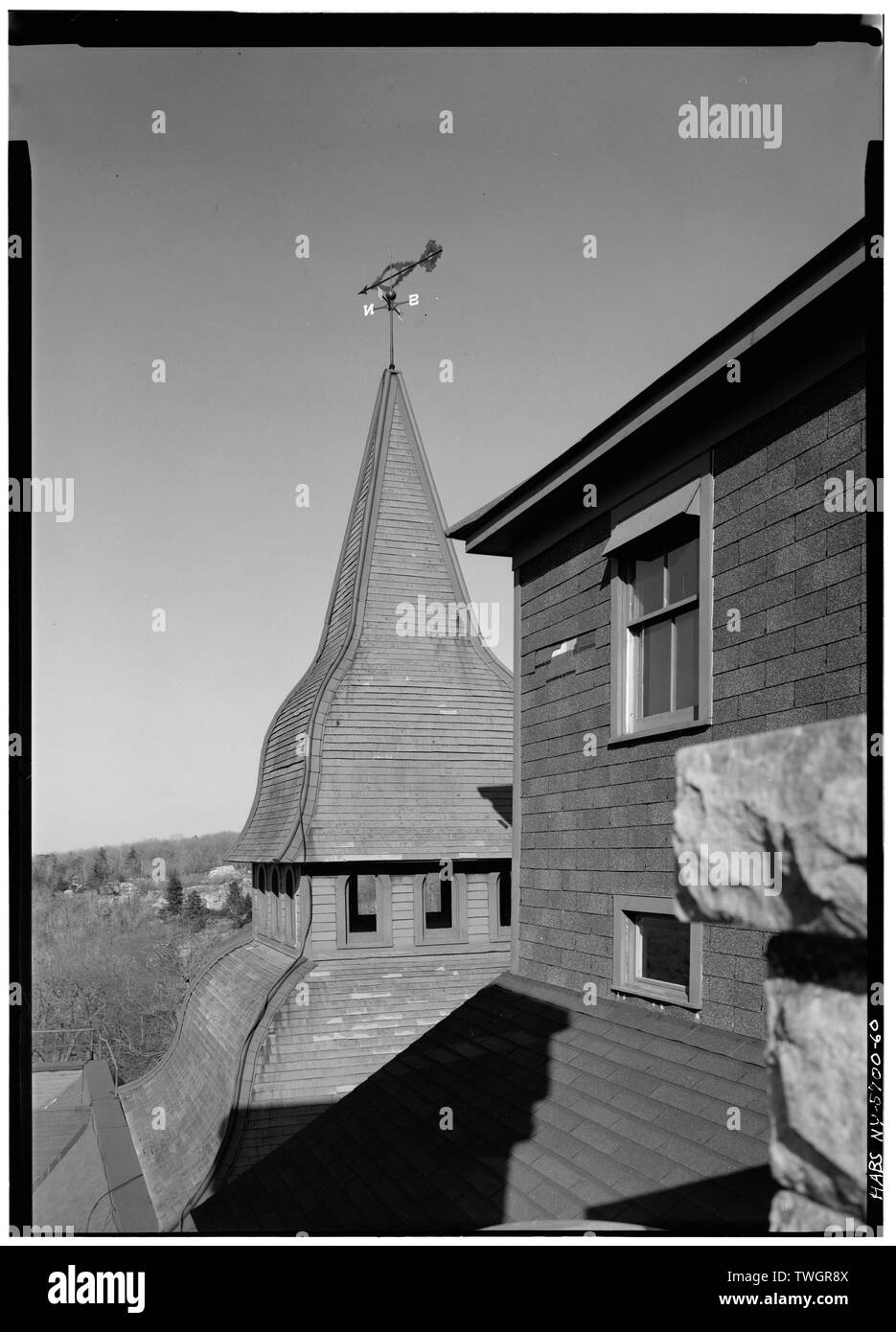 Dach DETAIL DER NORDTURM VON SÜDEN, ZEIGT WINDFAHNE - Mohonk Mountain House, Mountain Rest Road, New Paltz, Ulster County, NY Stockfoto