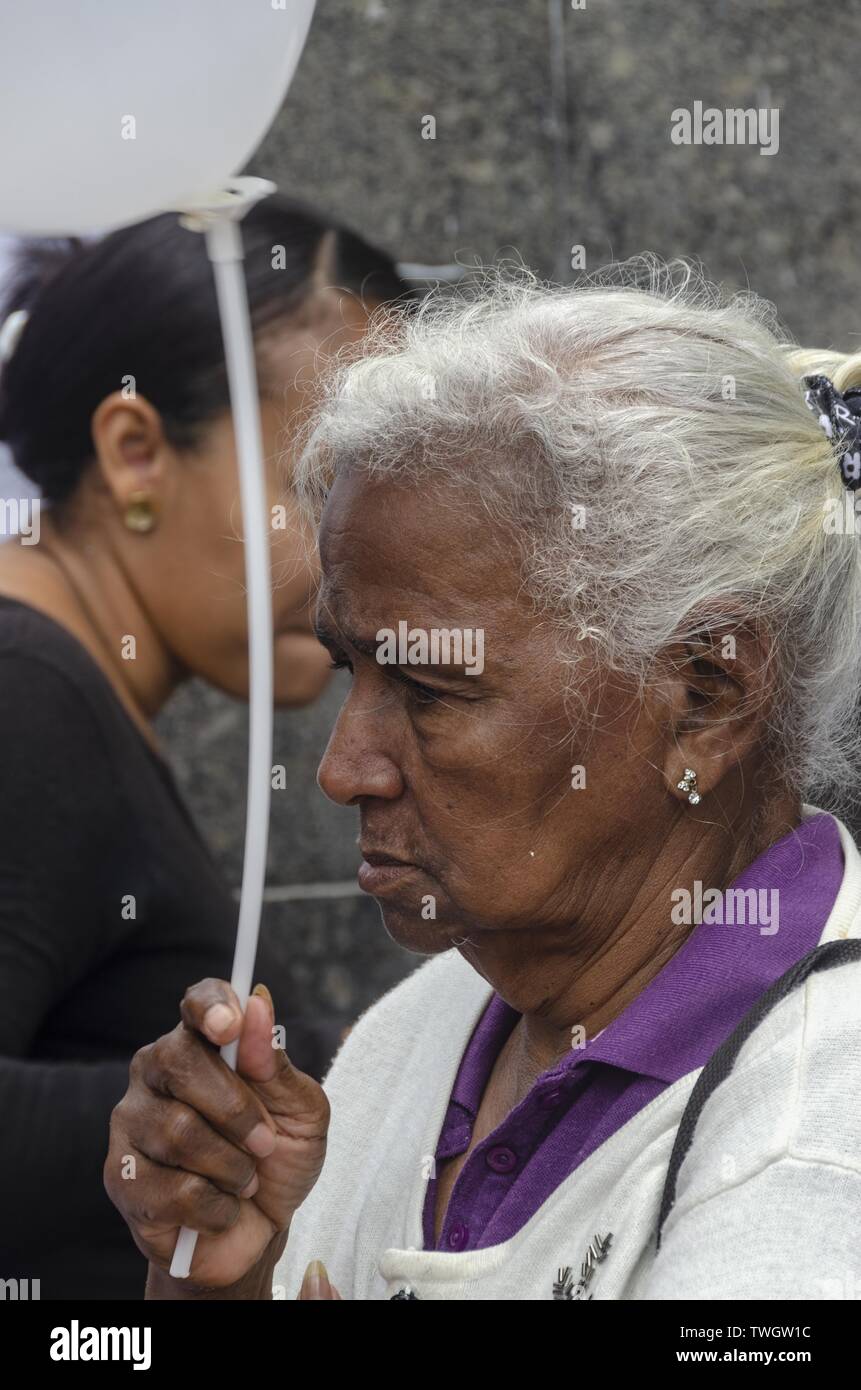 Caracas, Miranda, Venezuela. Juni, 2019 20. Familie Mitglied einer der Venezolanischen politischen Gefangenen in den Protest. An diesem Donnerstag, den 20. Juni, der Organisation Foro strafrechtlichen forderten die Freilassung aller politischen Gefangenen in Venezuela, im Zusammenhang mit dem Besuch des Hohen Kommissars für Menschenrechte, Michelle Bachelet. Die Aktivität nahm an der UNDP (Entwicklungsprogramm der Vereinten Nationen) Hauptsitz in Los Palos Grandes, Caracas statt. Venezuela: Jimmy Villalta/ZUMA Draht/Alamy leben Nachrichten Stockfoto