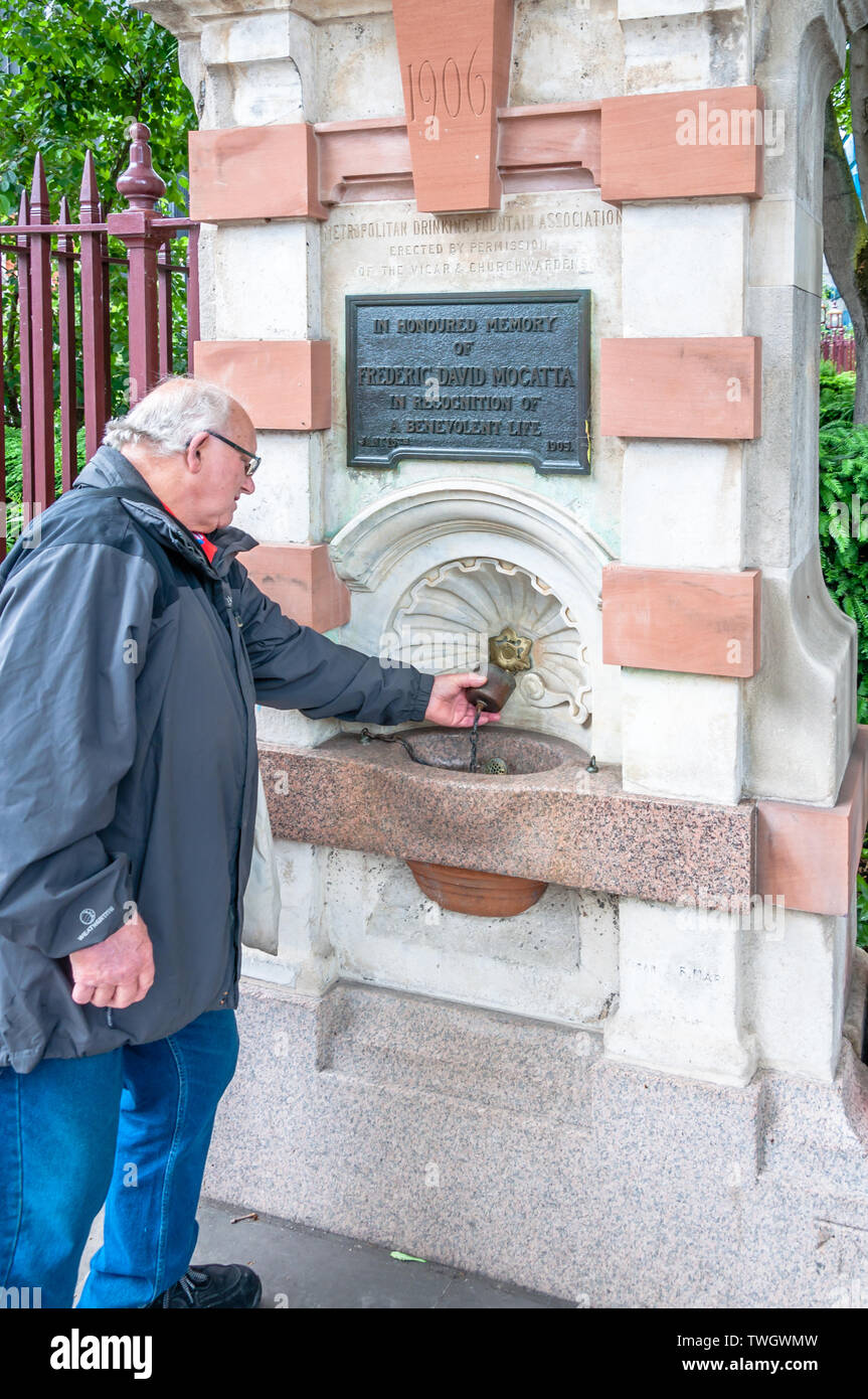 Metropolitan Trinkbrunnen verband Stockfoto