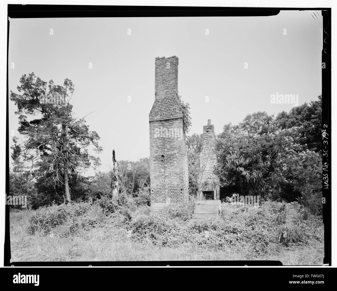Ruinen des Hauses von Süden - Harper-Featherstone Bauernhof, Haus (Ruinen), 0,7 Meile westlich von County Road 81, Lowndesville, Abbeville County, SC Stockfoto