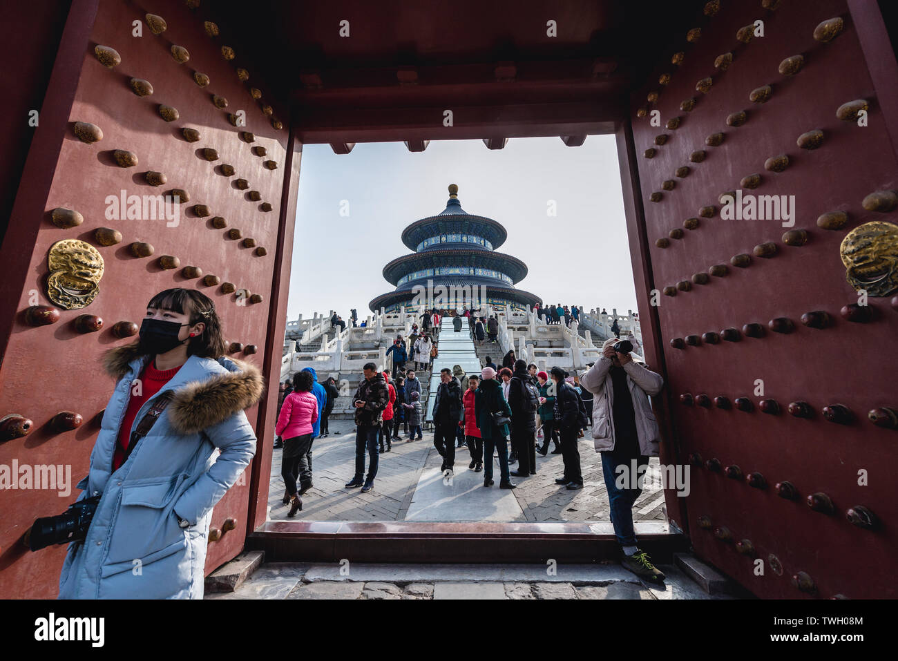 Tor zwischen Huang Qian Dian - Kaisersaal des Himmels und der Halle des Gebetes für eine gute Ernte im Himmelstempel in Peking, China Stockfoto