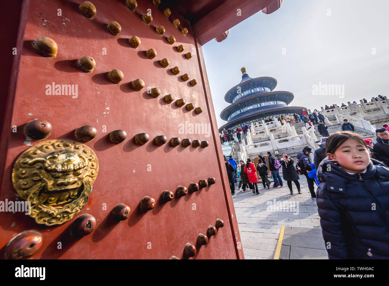 Tor zwischen Huang Qian Dian - Kaisersaal des Himmels und der Halle des Gebetes für eine gute Ernte im Himmelstempel in Peking, China Stockfoto