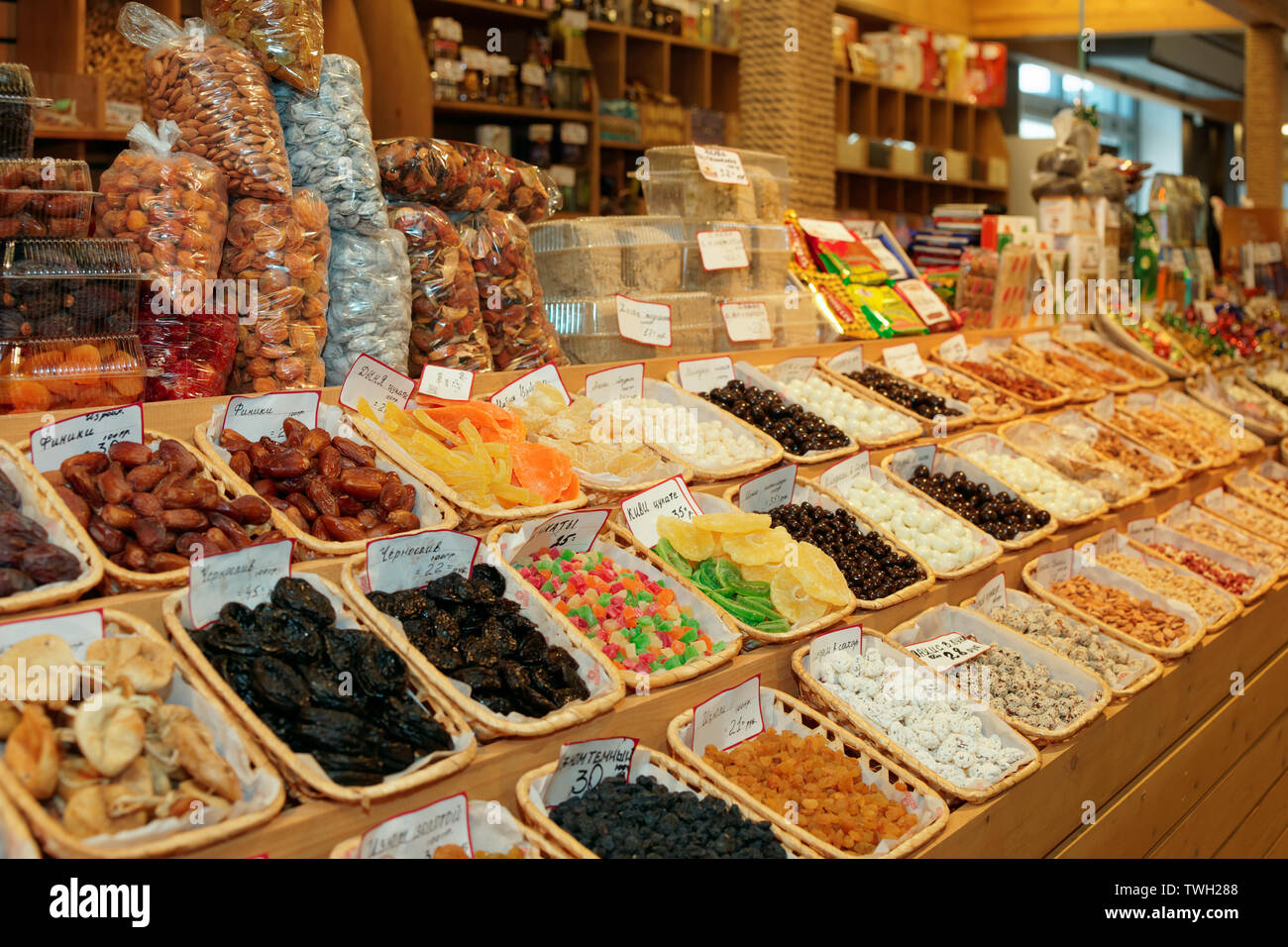 Getrocknete Früchte auf Food Market Regale Stockfoto