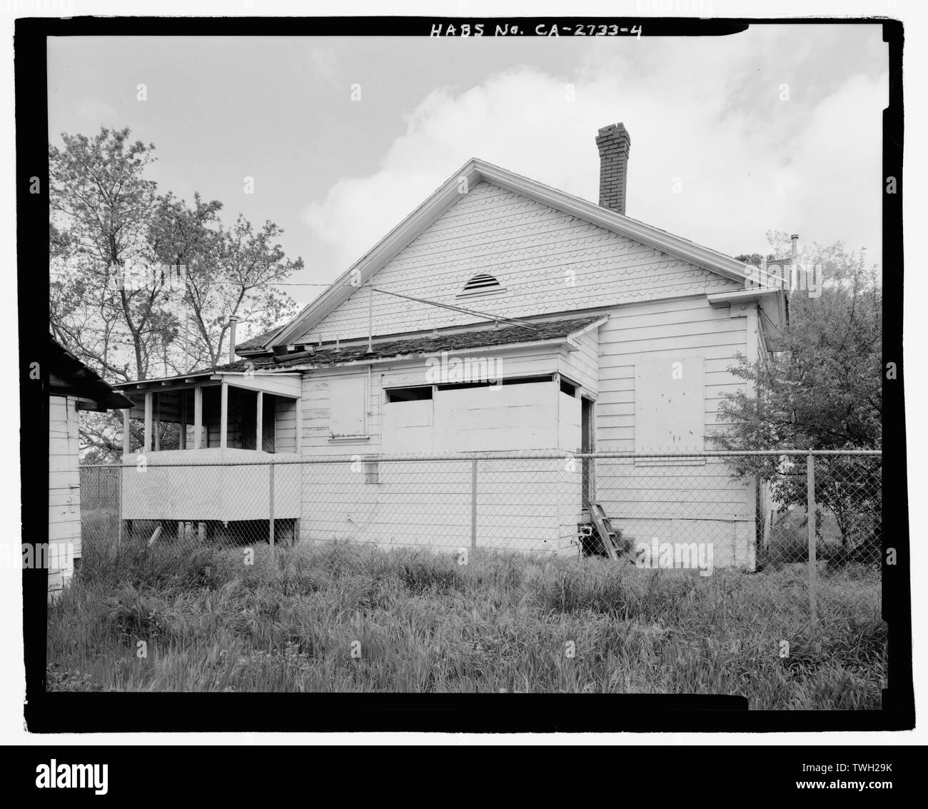 Hinten an der Wand, auf der Suche nach Norden. - Maria Pache House, 144 Poplar Street, Stockton, San Joaquin County, CA Stockfoto