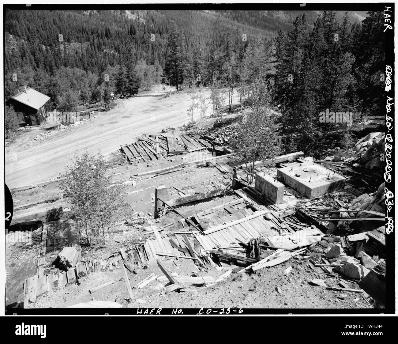 Reste von Paramount. Blick von Norden. - Paramount Mine, Saint Elmo (historischen), Chaffee County, CO Stockfoto