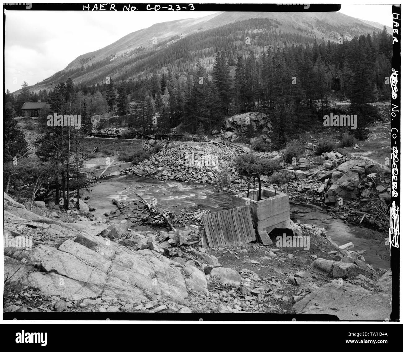 Bleibt von Cyanid Pflanze; Blick von Westen. - Paramount Mine, Saint Elmo (historischen), Chaffee County, CO Stockfoto
