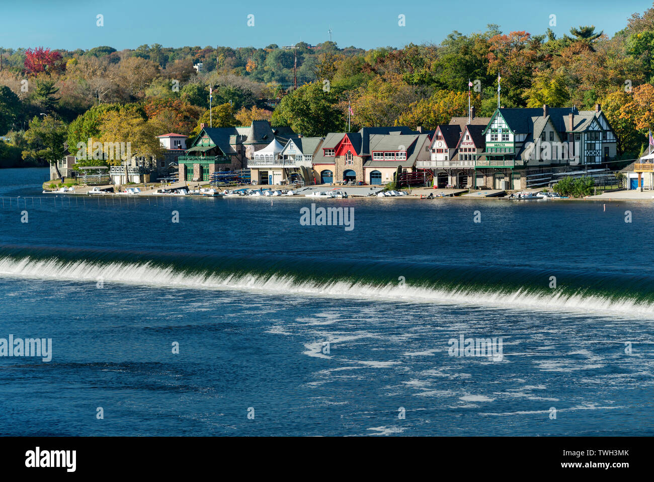BOATHOUSE ROW SCHUYLKILL RIVER DOWNTOWN SKYLINE PHILADELPHIA PENNSYLVANIA USA Stockfoto