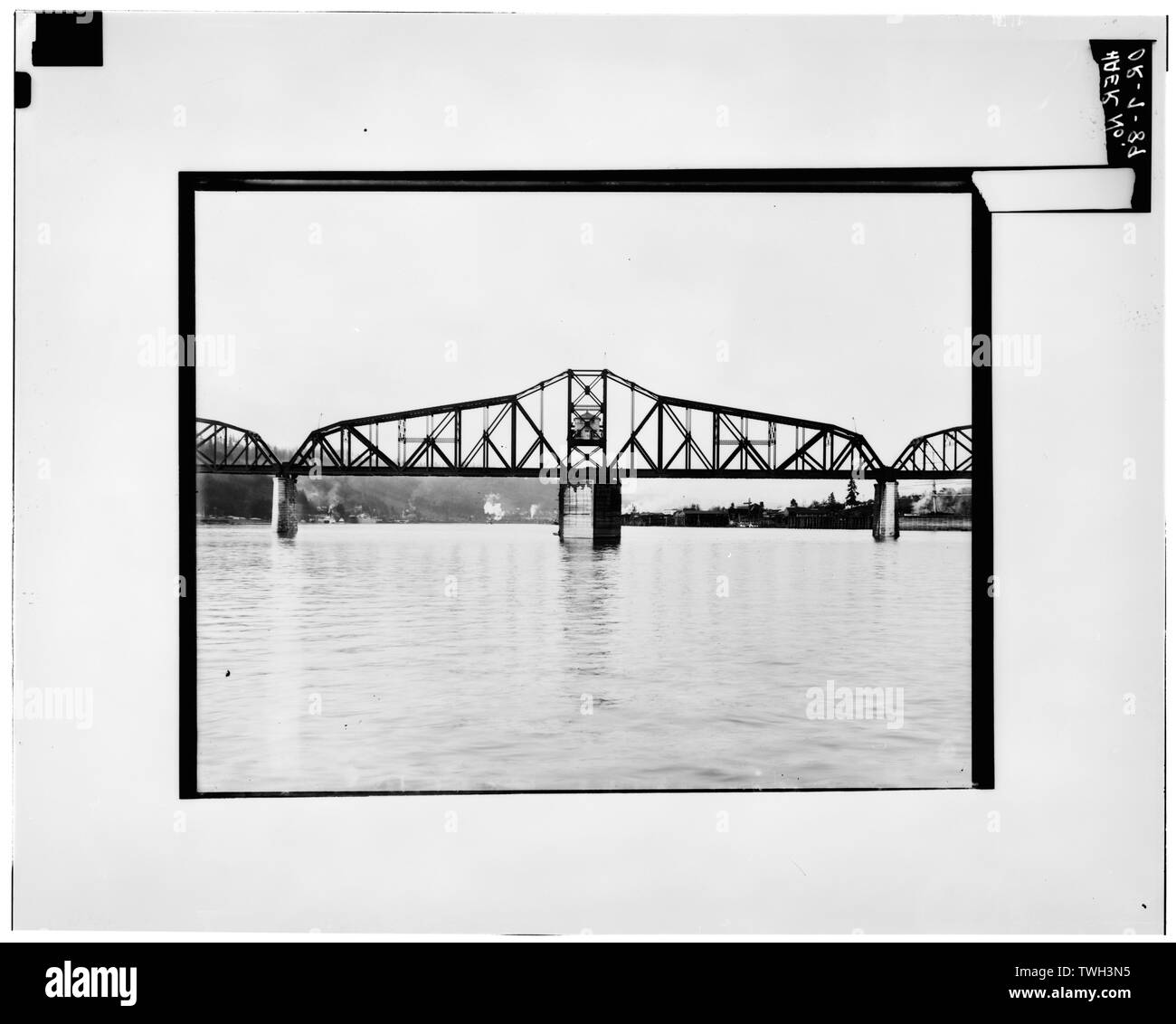 Reproduktion von Glasplatte negativ (Modjeski und Meister Büro, Modjeski Sammlung, Nr. 6, nicht datiert) zeichnen SPAN - Burlington Northern Railroad Bridge überspannt Fluss Willamette River 1,6 Km 6,9, Portland, Multnomah County, ODER Stockfoto